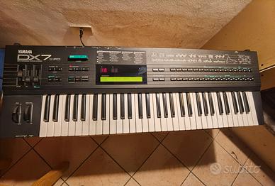 Tastiera Yamaha DX7 II FD