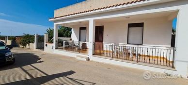 Triscina villa 5 vani a pochi passi dal mare