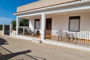 Triscina villa 5 vani a pochi passi dal mare