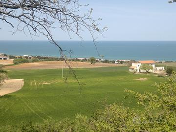 Terreno panoramico con porzione di fabbricato
