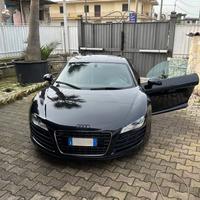 AUDI R8 allest v10 versione nera tagliandi_permute