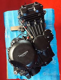 motore triumph 3 cilindri carburatore speed legend
