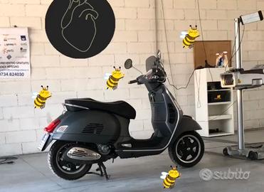 Piaggio Vespa 300 supersport