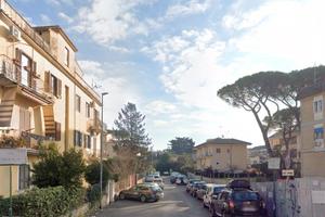 Statuario monolocale con giardino