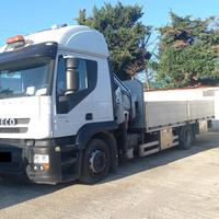 Motrice Stralis 310 (euro 5) con gru