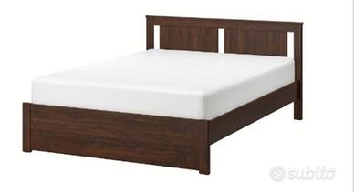 Letto matrimoniale con materasso piu comodini