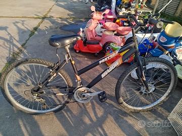 Bicicletta Pretty Shadow colore nero cerchio 26