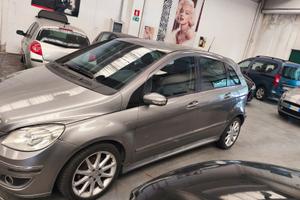 Mercedes B200 Sport motore rigenerato 