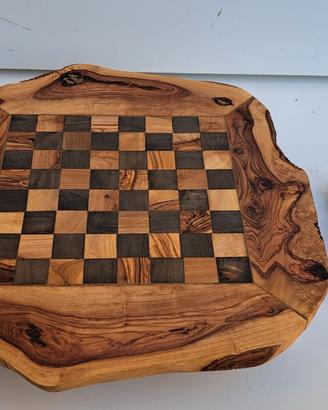 Scacchiera Artigianale in Legno Pregiato con Casse