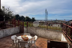 2 LOCALI A SCALEA