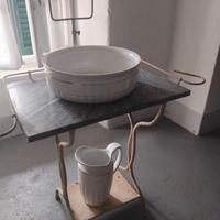 Antico lavabo