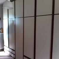 Arredamento da interno di vario tipo.