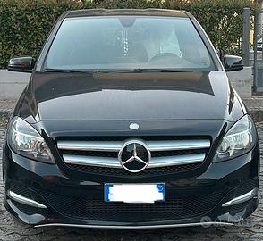Mercedes B300 metano 2016