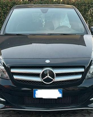Mercedes B300 metano 2016