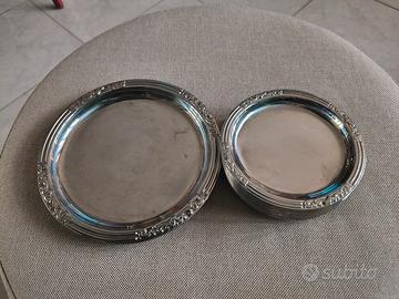 12 sottobicchieri e 2 sotto bottiglie 