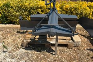 Lama Livellatrice x Trattore a rotazione semplice