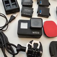 gopro hero 7 black con accessori 