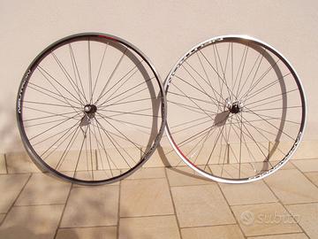 ruote per bicicletta da strada