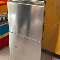 Lavastoviglie professionale