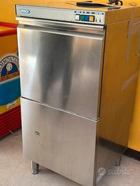 Lavastoviglie professionale