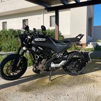 Husqvarna Svartpilen 401 moto scrambler anno 2021