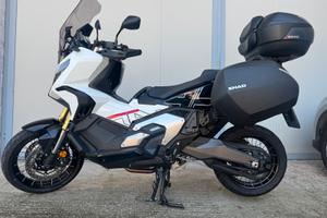Honda x-adv 750