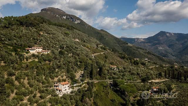 Rustico / Casale di 860 m² con più di 5 locali a C - Vista 5