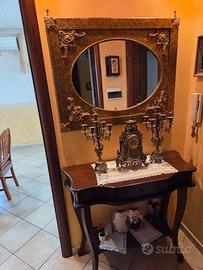 Elegante Mobile Ingresso in Legno con Specchiera e