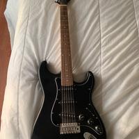 Chitarra elettrica stile stratocaster