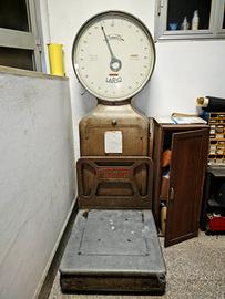 Bilancia industriale d'epoca
