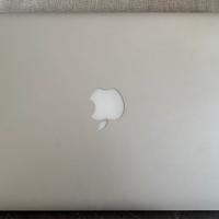 Apple Mac book pro 13”