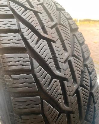 Gomme invernali misura 215/55 R17