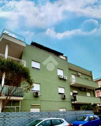 4 LOCALI A PALERMO