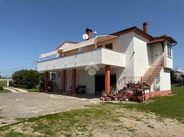 CASA INDIPENDENTE A MONTALTO DI CASTRO