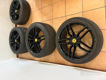 Cerchi Originali Ferrari Forgiati con gomme