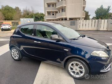 Lancia Ypsilon 1.2 69 CV 5 porte GPL Ecochic Plati