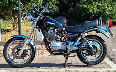 Suzuki GN400 moto custom vintage