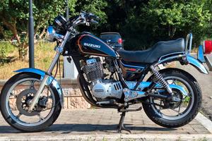 Suzuki GN400 moto custom vintage