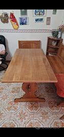 tavolo e panche in legno