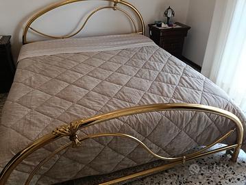 Struttura letto matrimoniale 