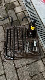 Land cruiser kit cric vintage