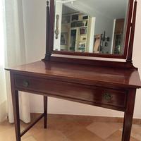 Antiquariato mobile da toilette