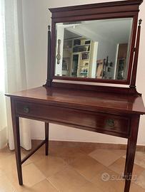 Antiquariato mobile da toilette