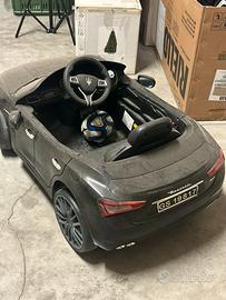 Maserati cabrio giocattolo