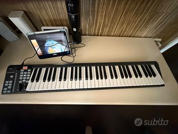 Tastiera midi da 61 tasti  semiesati