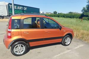 Fiat Panda 1.2 Natural Power Climbing