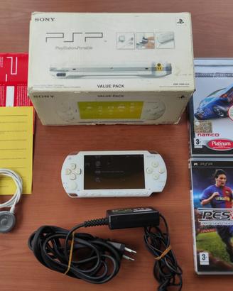 PSP 1004 KCW VALUE PACK BIANCA COMPLETA + 7 GIOCHI