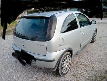 Opel Corsa 1.4cc benzina 2005 