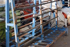 Cavalletto, staggera porta vetro ,lamierati 