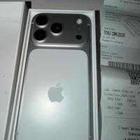 Iphone 17 pro con 2 settimane di vita
